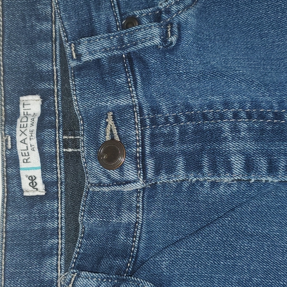 Lee Relaxed Fit at the Waist Straight Leg Short Denim Jeans, Size 8 Short - Picture 4 of 7
